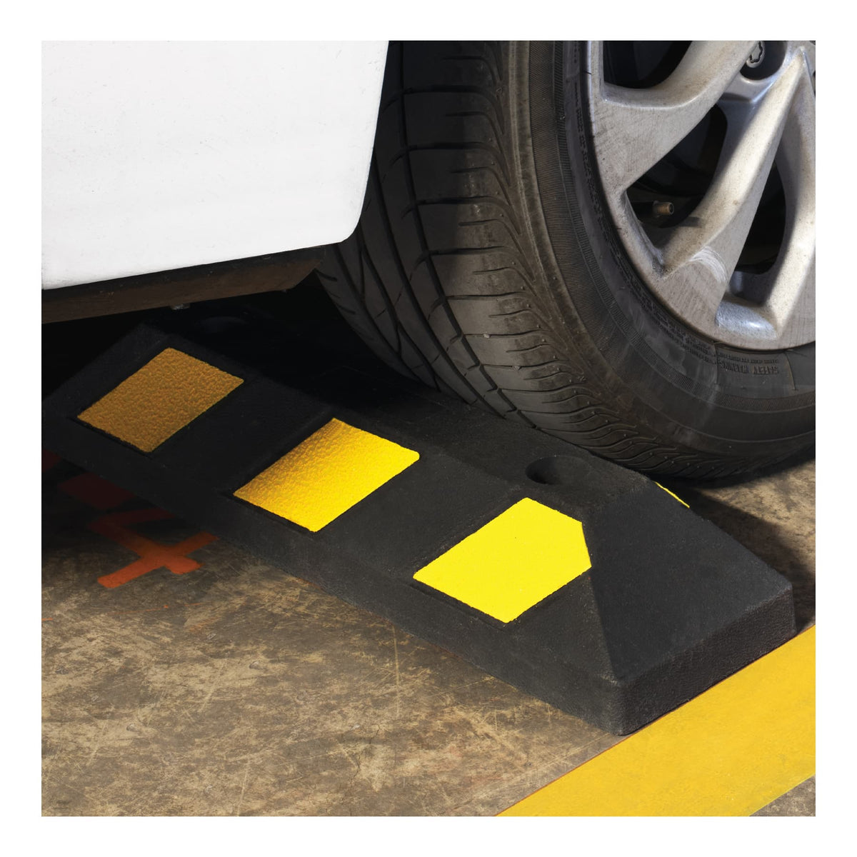 Tope de 55 cm para Estacionamiento, Truper
