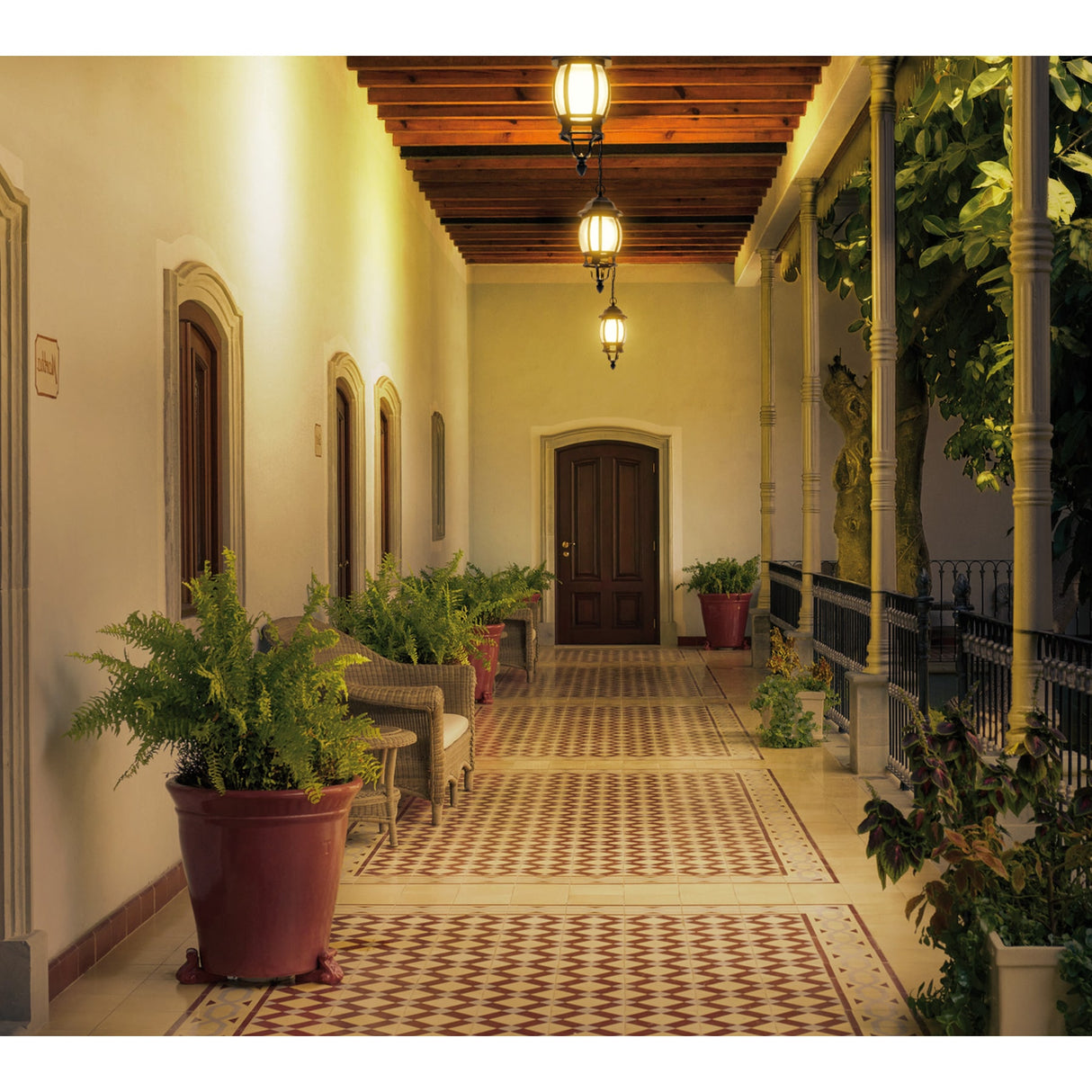 Arbotante Tipo Farol Tradicional Colgante para Exterior, Blanco