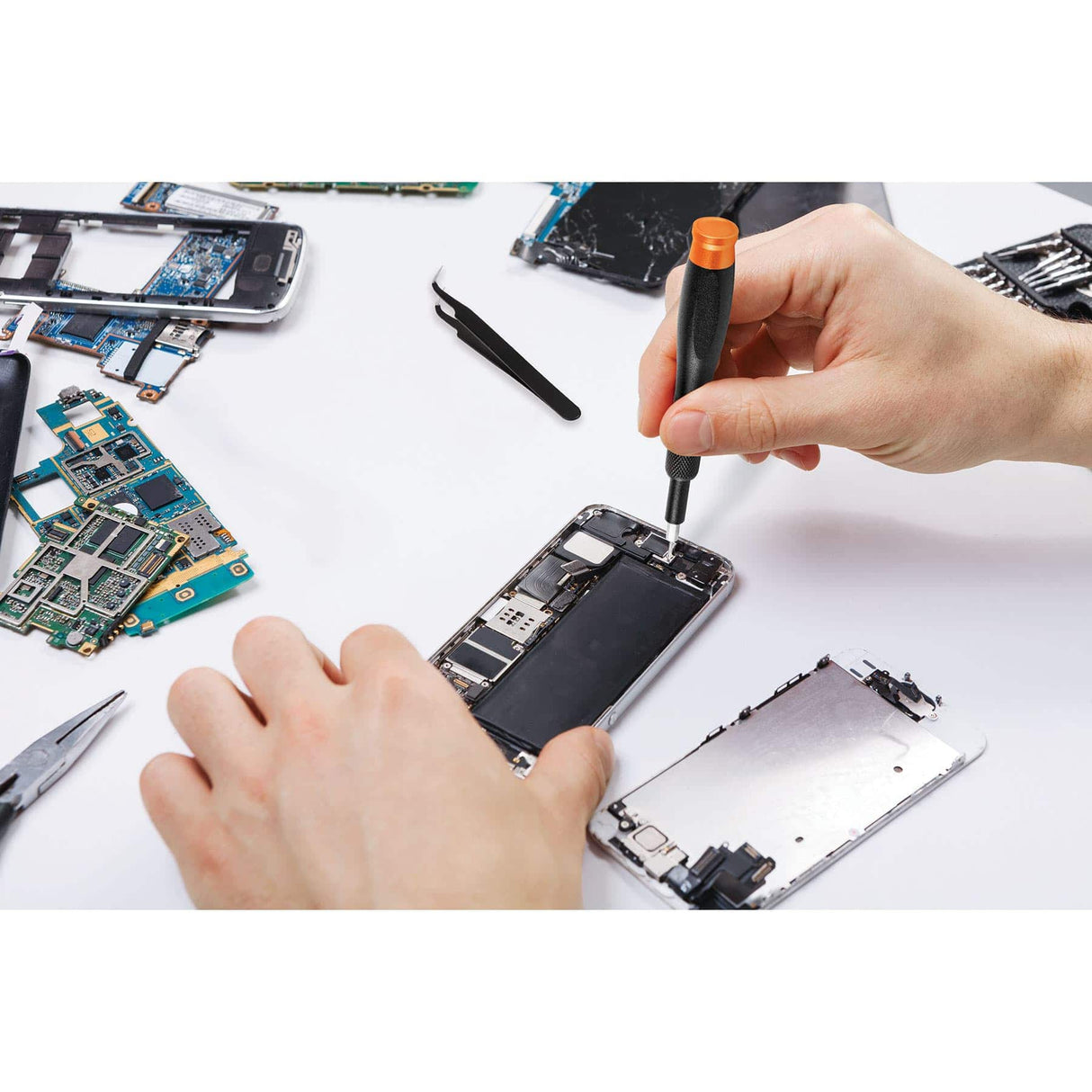 Juego de 32 Piezas para Reparación de Electrónica, Truper